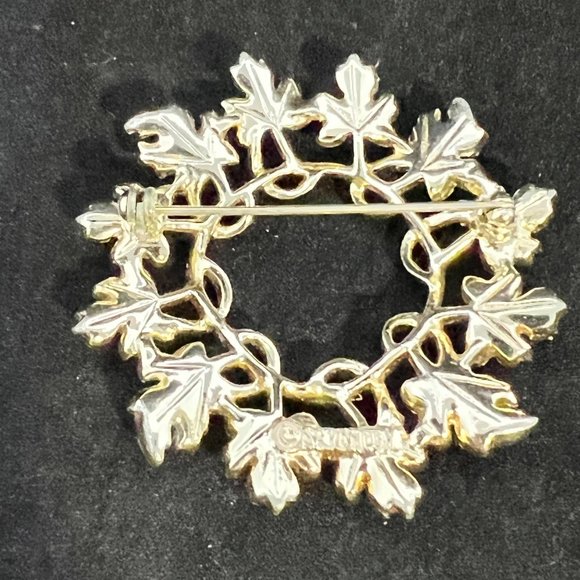 Vintage Sarah Coventry Gold/Silver Tone Wreath of Leaves Brooch (3108) - Picture 4 of 6